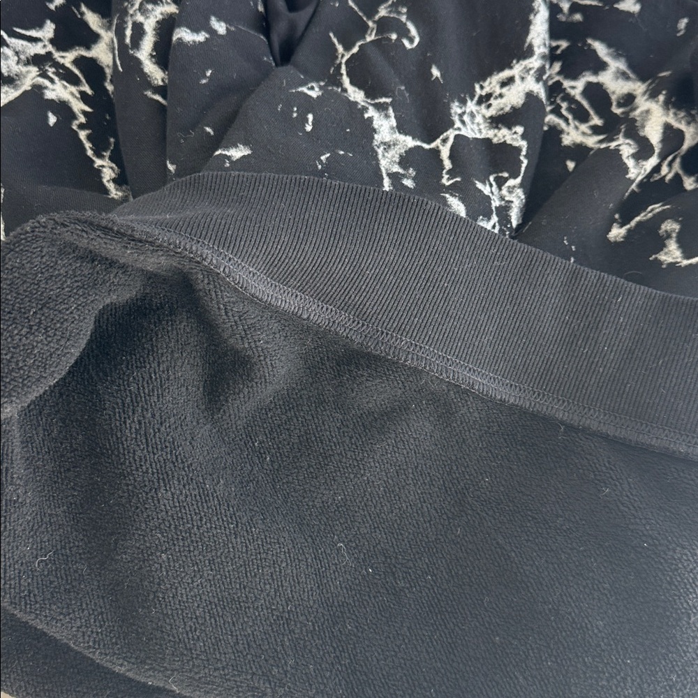 Buffbunny Collection Marble Print Pullover Sweats… - image 4